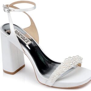 Badgley Mischka Calida Ankle Strap Satin Sandal Size 7.5